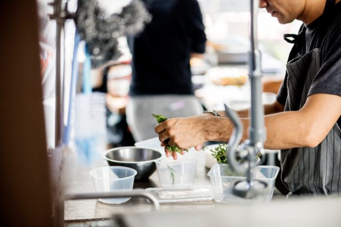 Benefits To Upgrading Your Dining Business's Kitchen Equipment